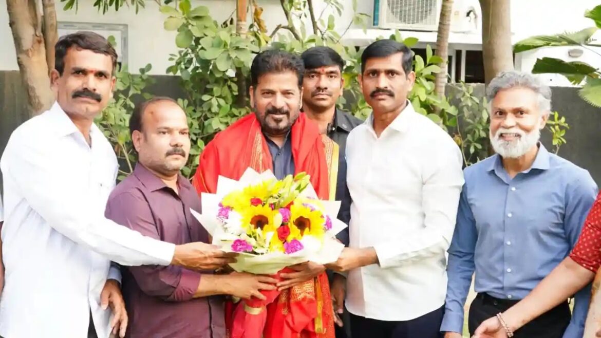 ₹1.20 కోట్ల బీమా & ₹1,056 కోట్ల ఆరోగ్య పథకానికి క్యాబినెట్ ఆమోదం పొందినందుకు ఉద్యోగుల సంఘాలు ముఖ్యమంత్రికి ధన్యవాదాలు
