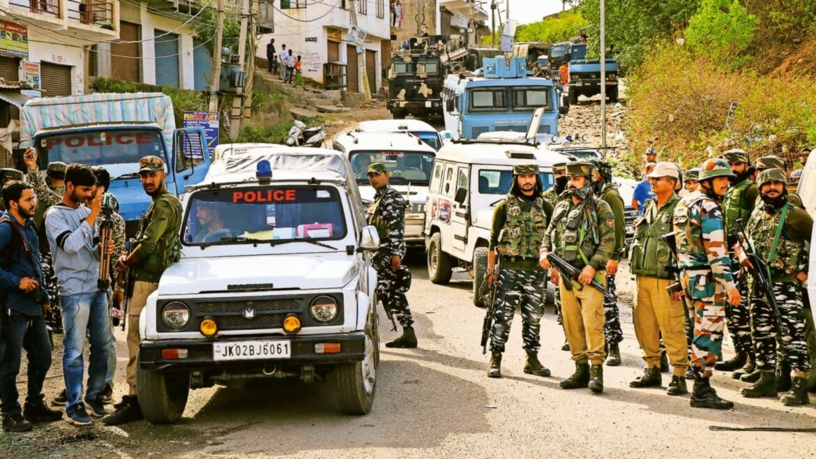 Jammu, Jammu and Kashmir Police, Jammu CCTV clue cracks gang behind Smart City signal, gang behind Smart City signal disruptions, Jammu CCTV clue cracks gang behind Smart City signal disruptions, Jammu CCTV clue cracks gang behind Smart City surveillance disruptions, Indian express news, current affairs