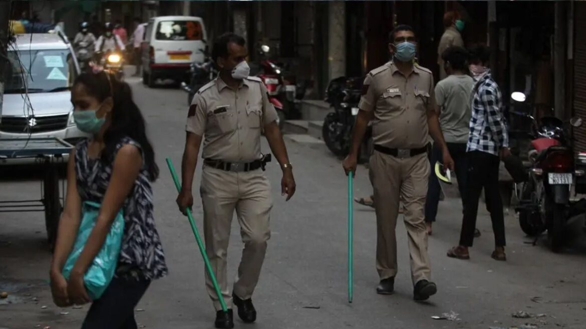 Delhi Police arrested a Bhubaneswar youth over alleged links with a radical group and took him on transit remand for further investigation into his online activities. (File Photo)