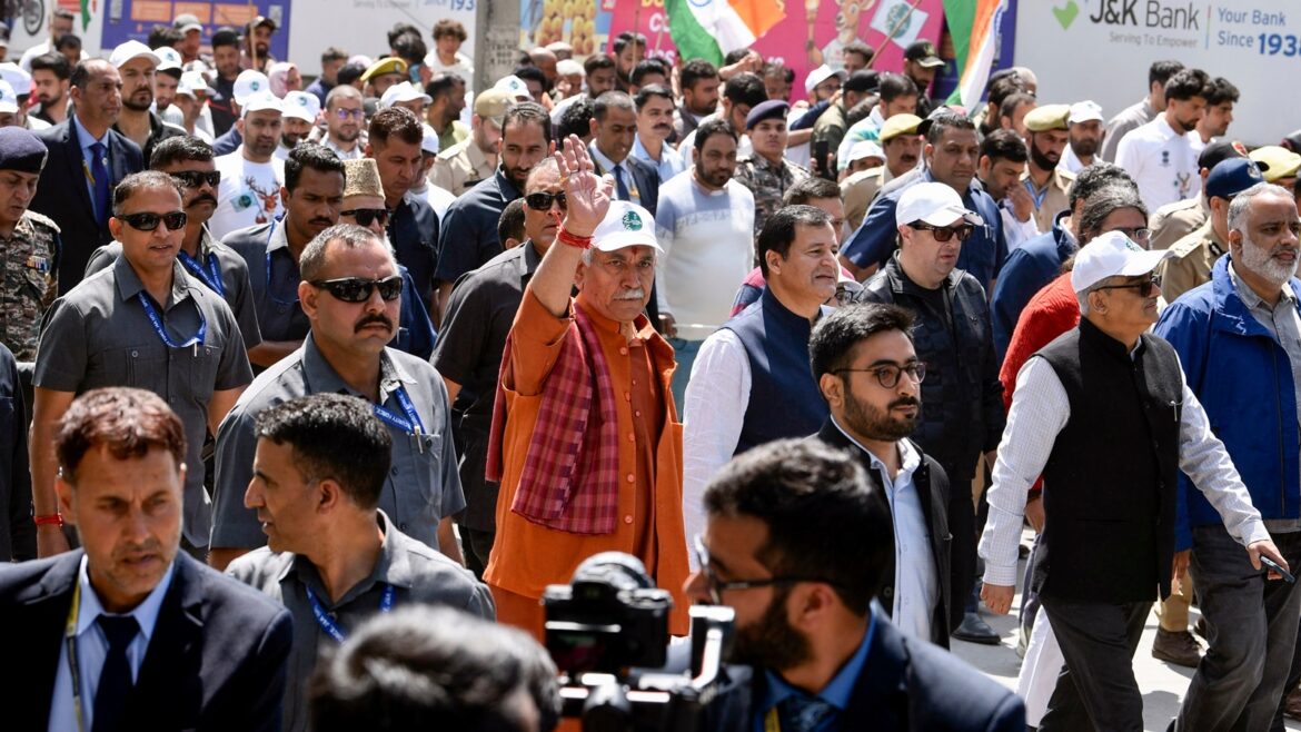 Thousands join J&K L-G Sinha’s anti-drug padyatra, 518 peddlers arrested in 22 days