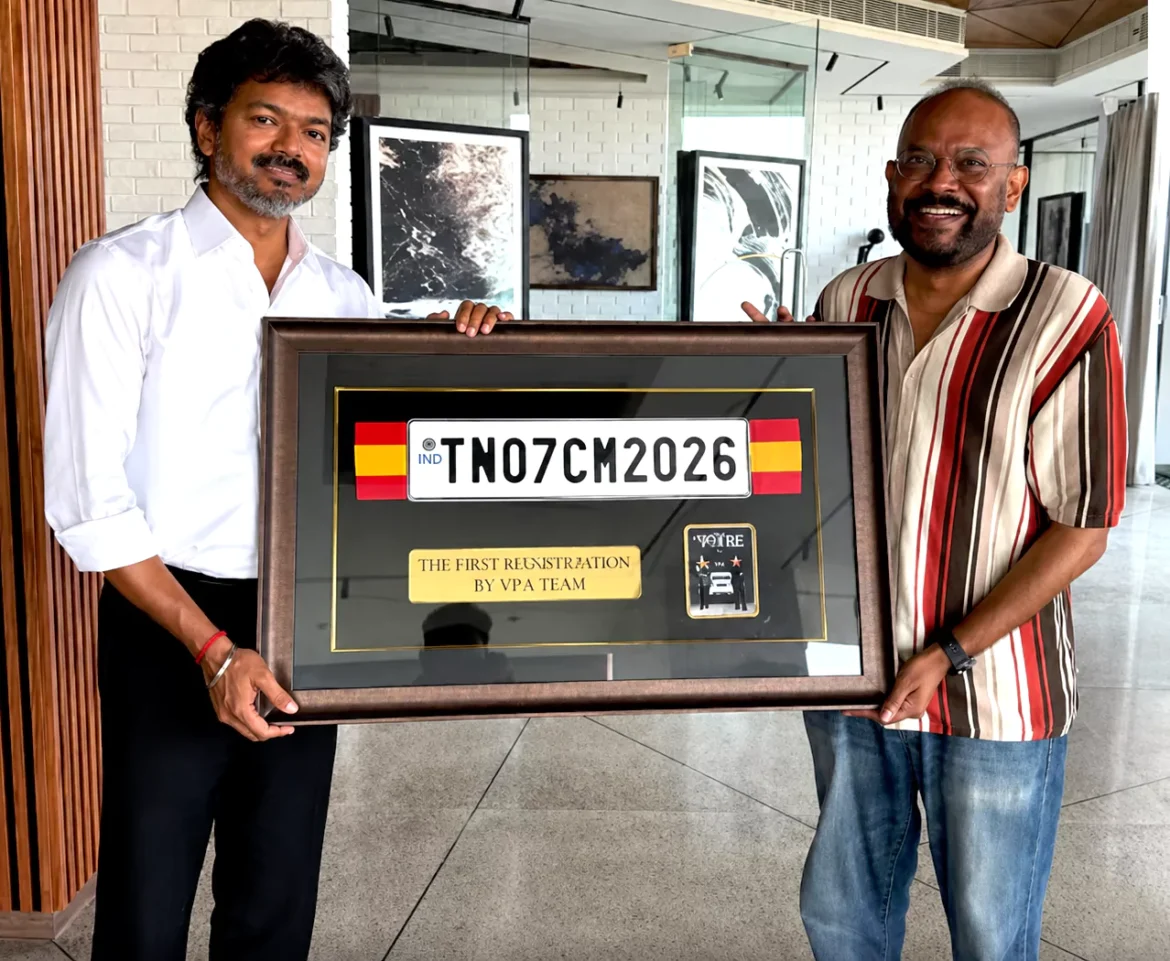 సీఎం విజయ్‌కు గోట్ డైరెక్టర్ వెంకట్ ప్రభు మైండ్ బ్లోయింగ్ గిఫ్ట్.. సోషల్ మీడియాలో వైరల్!
