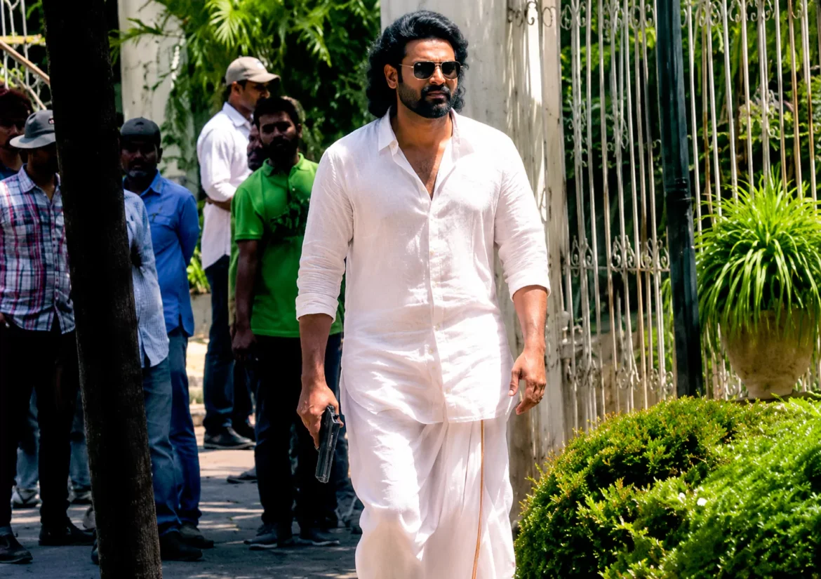 స్పిరిట్ సెట్ నుండి ప్రభాస్ ఫోటో లీక్ నిజమేనా? క్లారిటీ ఇచ్చిన టీమ్!
